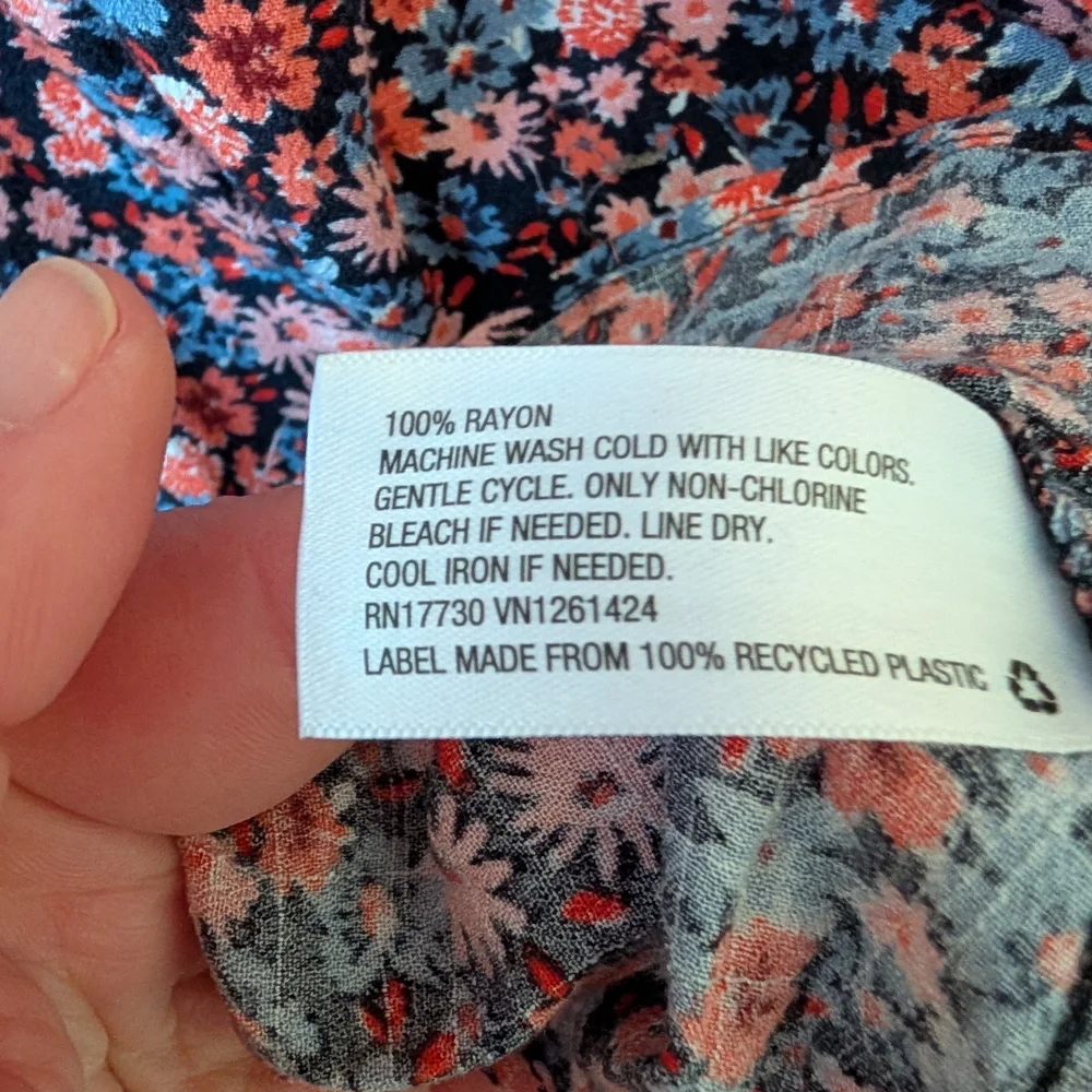 Universal Thread Women's Floral Sleeveless Top - Picture 4 of 6